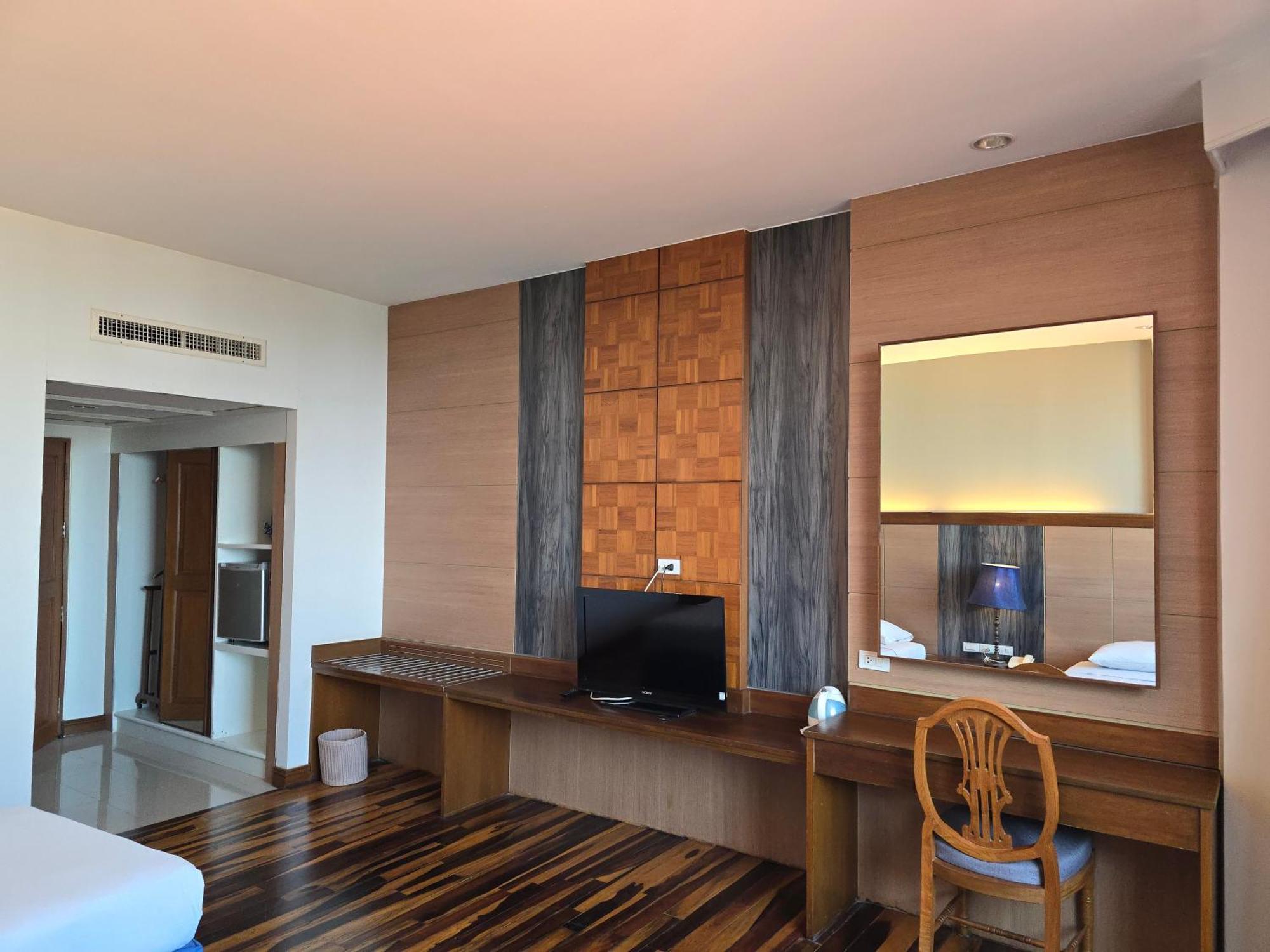 Chiang Mai Phucome Hotel Экстерьер фото